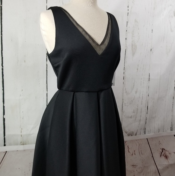 KALANI HILLIKER for Alyce V-Neck Dress w/Pockets - Picture 3 of 9